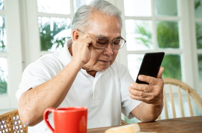 Lão thị: Nguyên nhân, triệu chứng và điều trị
