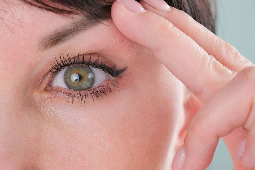 Hooded eyes