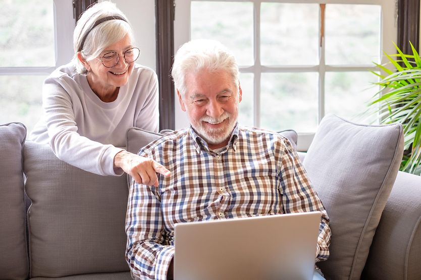 older woman with low vision on laptop computer