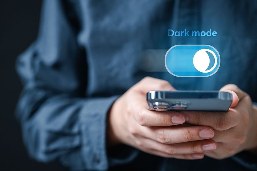 Is dark mode better or worse for your eyes? dark mode enabled on smart phone
