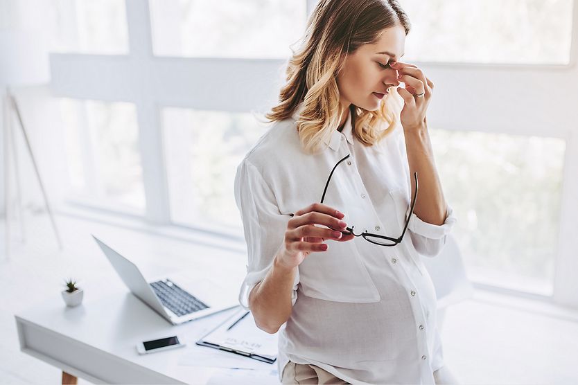 Pregnant woman with eye irritation