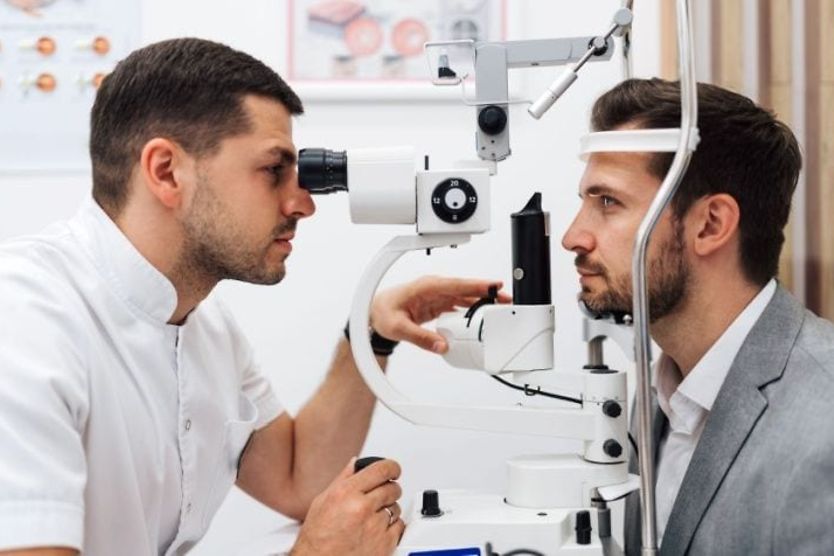 Retinopathy of prematurity (ROP) Normal eye v eye with retinopathy of prematurity.