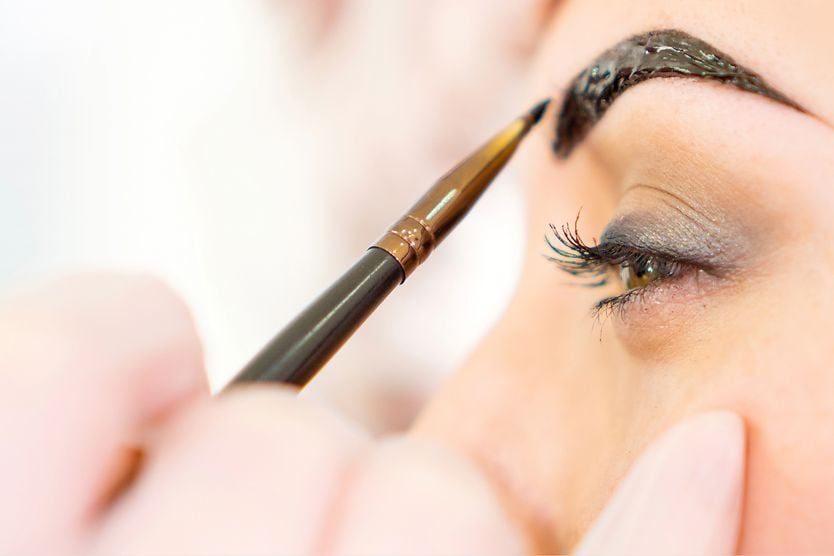What is eyebrow tinting? woman getting eyebrow tinting