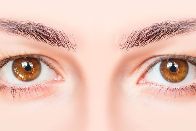 Sanpaku eyes: Meaning, psychology and how to tell if you have them Billie Eilish with Sanpaku eyes