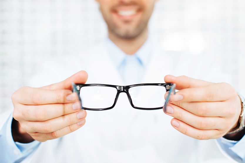 Can I get an eye exam and glasses on the same day? optometrist providing same day eyeglasses