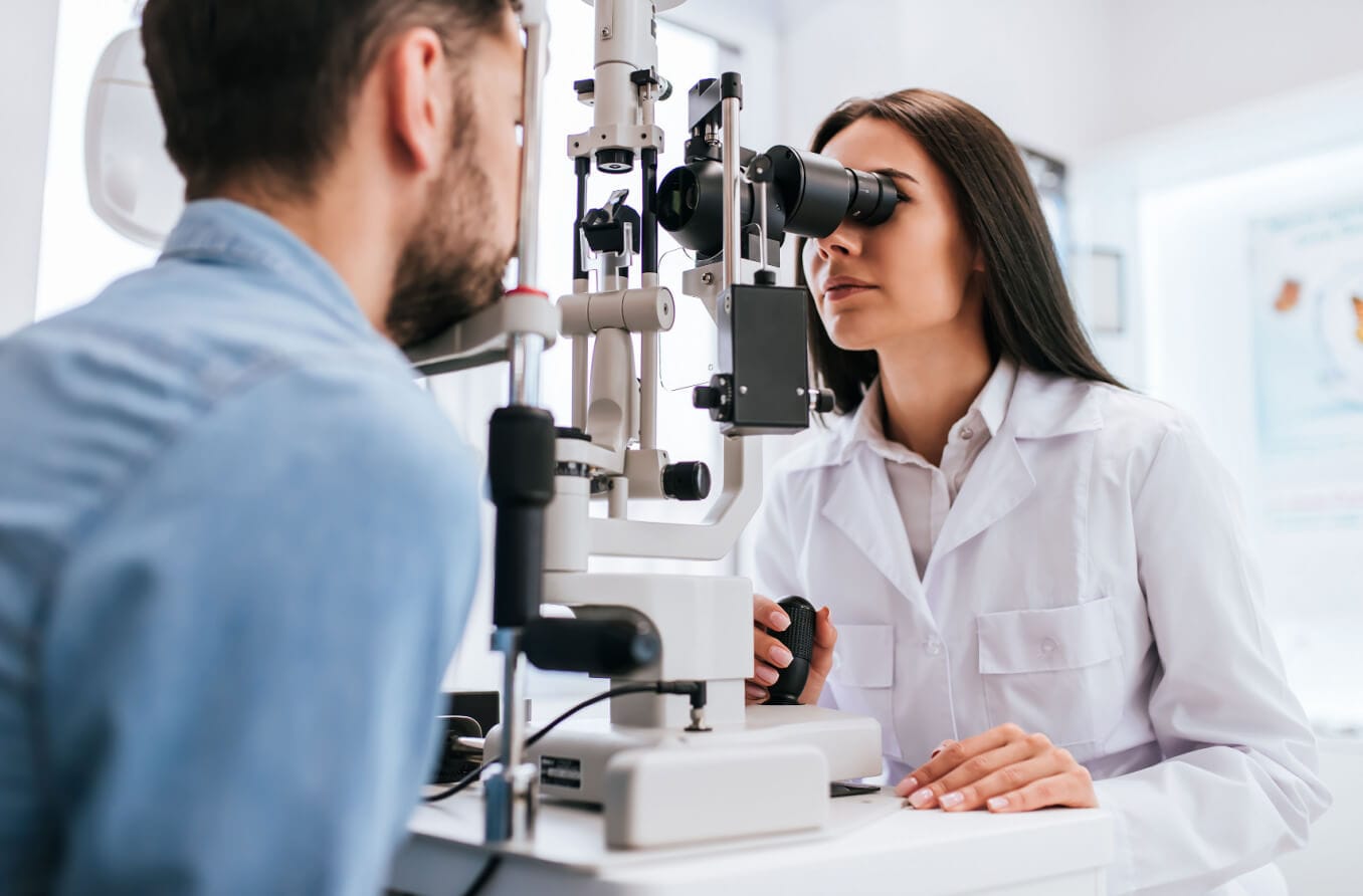 Why an online eye test can't replace your eye doctor