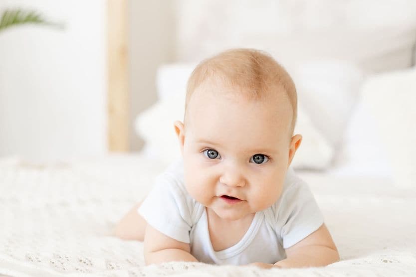 Is it true all babies are born with blue eyes? baby with blue eyes