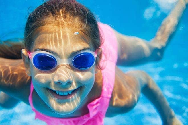 Swim goggles and dive masks