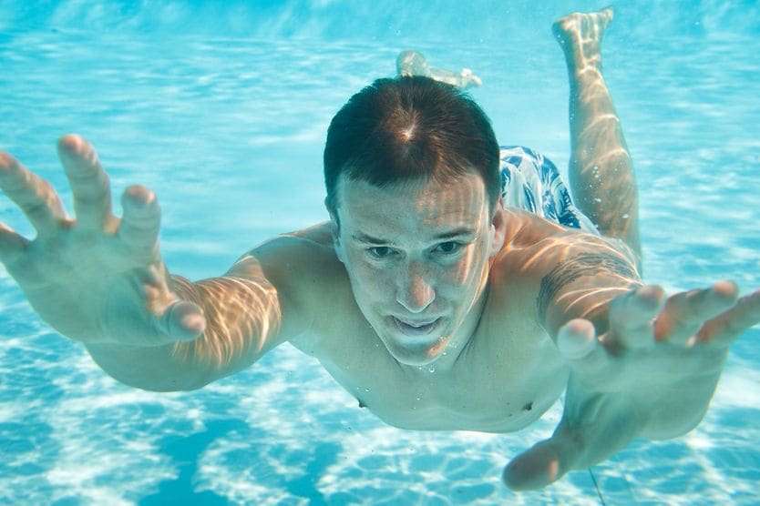 Should You Open Your Eyes Underwater? boys eyes open under water