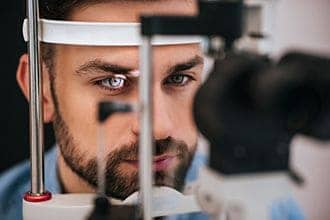 Does age affect eyesight after age 40? Does age affect eyesight after age 40?