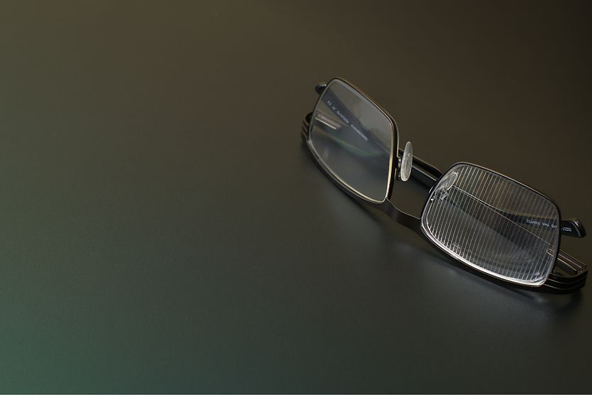 What are prism glasses, and how do they help double vision (diplopia)? prism eyeglasses for diplopia (double vision)
