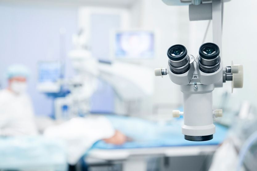 Surgery room for presbyLASIK