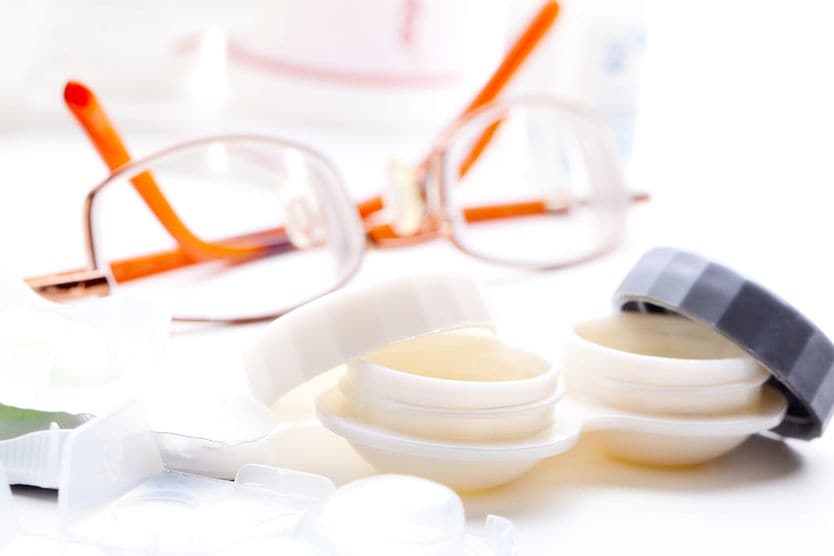 Combining presbyopia options Eye with a contact lens