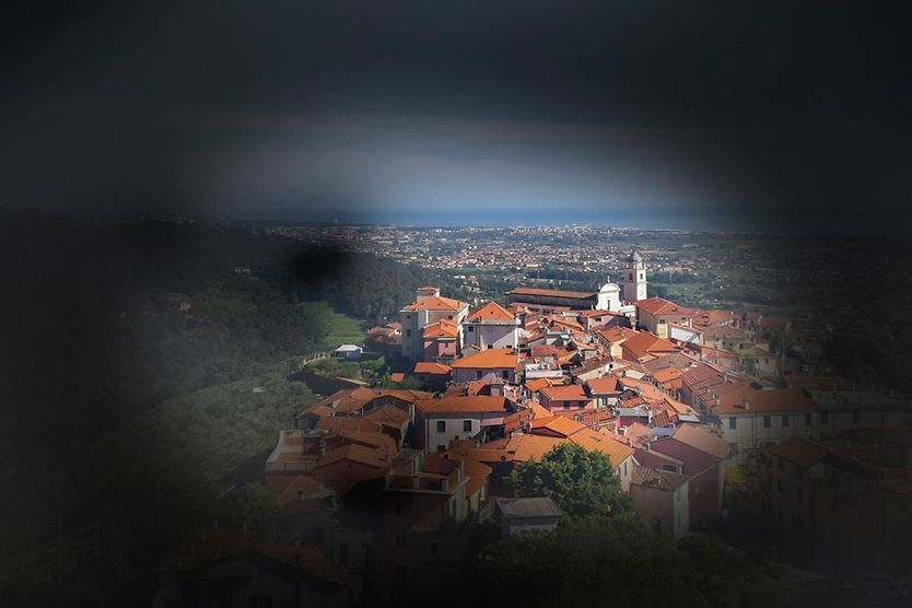 vista aerea di una città offuscata dal glaucoma vista aerea di una città offuscata dal glaucoma