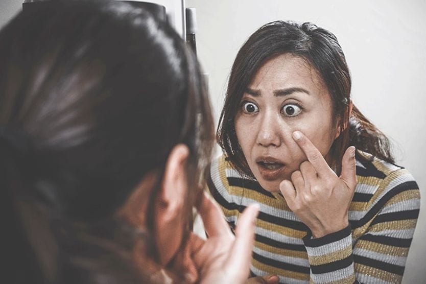 Một số liên lạc có thể bị kẹt trong mắt bạn không? Một số liên lạc có thể bị kẹt trong mắt bạn không?