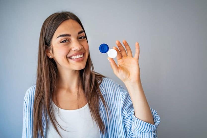 يمكن أن تساعد العدسات اللاصقة في الاستجماتيزم