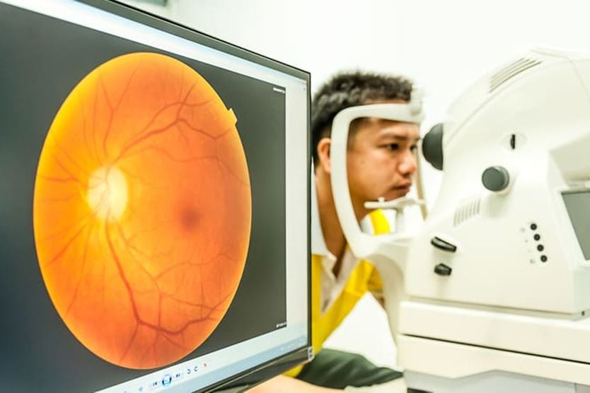 Retina specialist: When should you see one? Retina specialist: When should you see one?