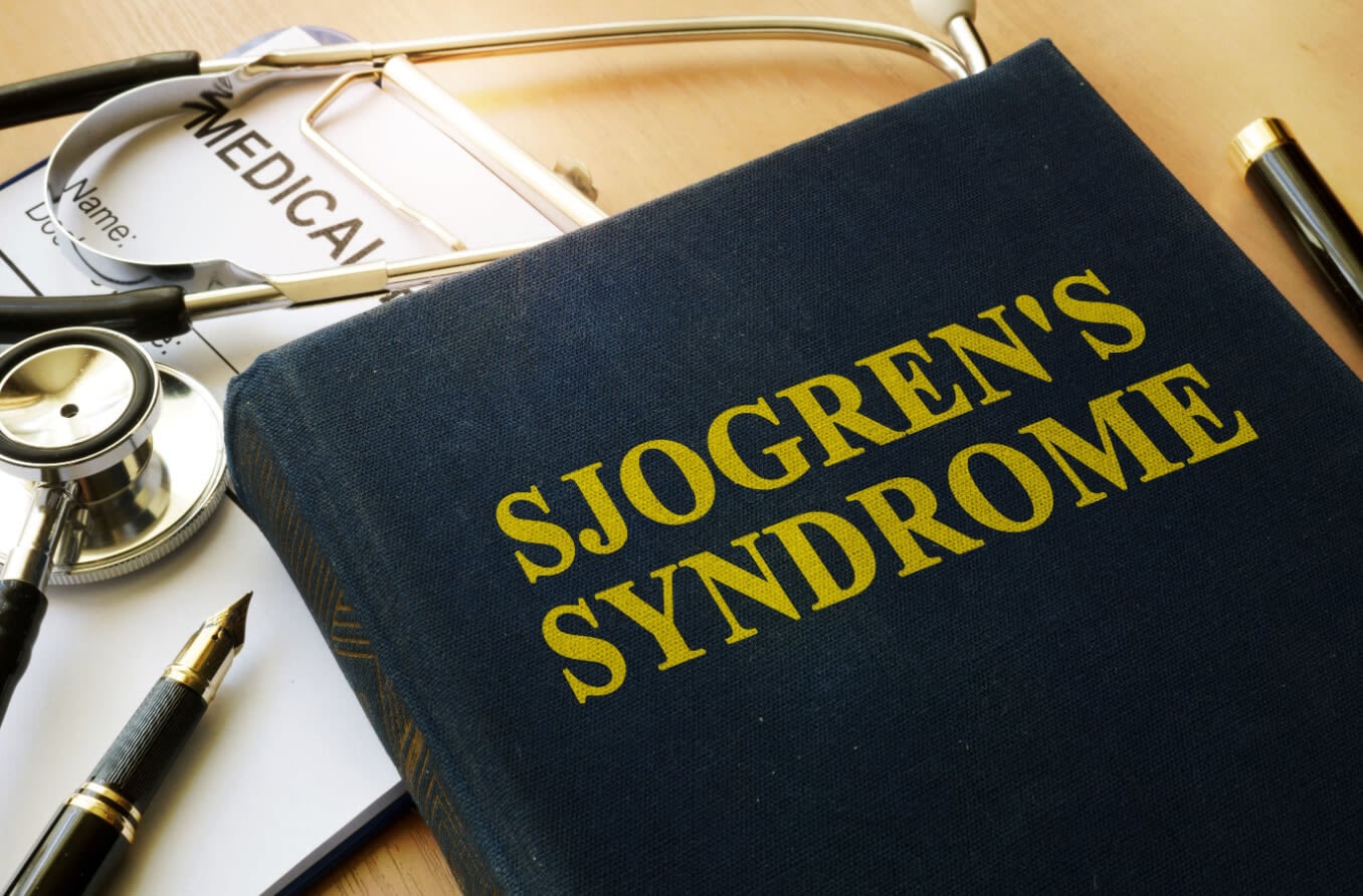 Book with the words Sjogren's Syndrome written on it