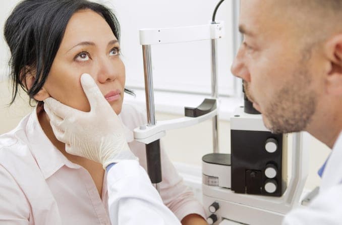 What is an optometrist?