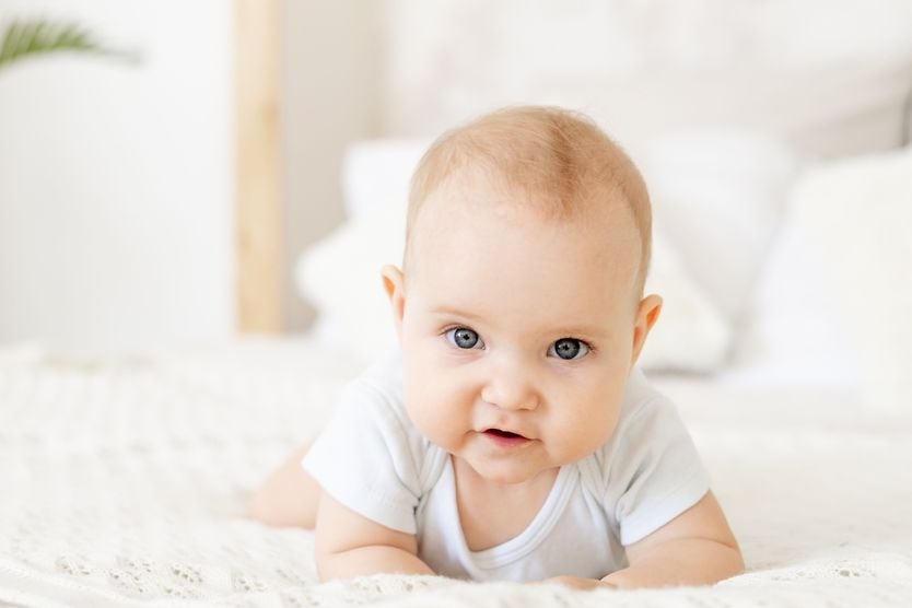 baby with blue eyes