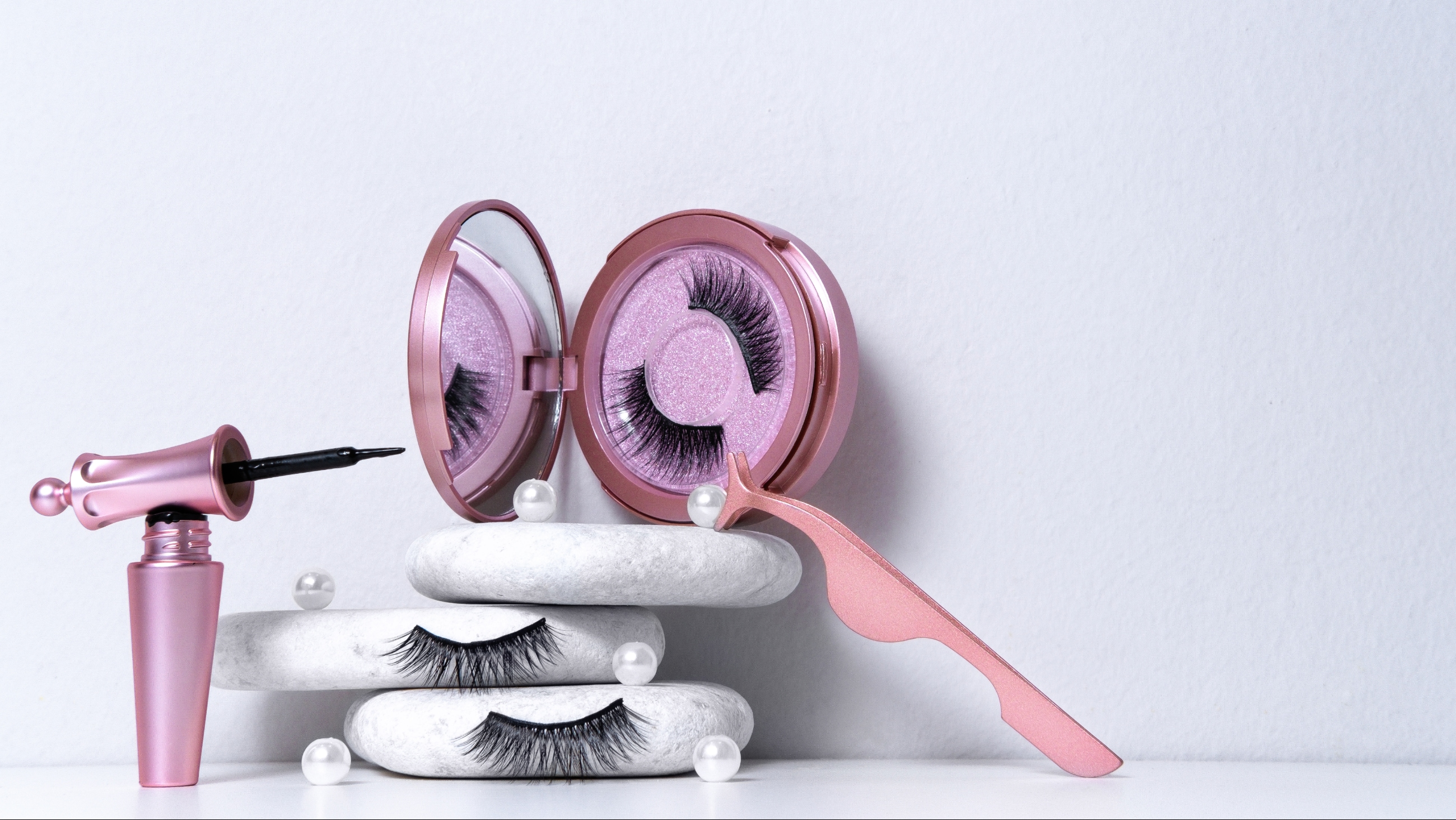 Magnetic eyelashes: What they are and how to use them safely Magnetic eyelashes: What they are and how to use them safely