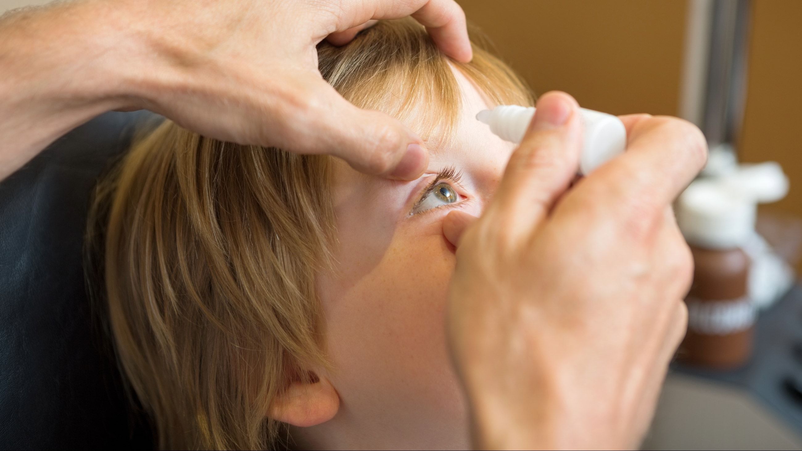 A guide to atropine eye drops for myopia control A guide to atropine eye drops for myopia control