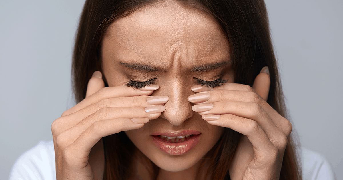 What causes burning eyes?