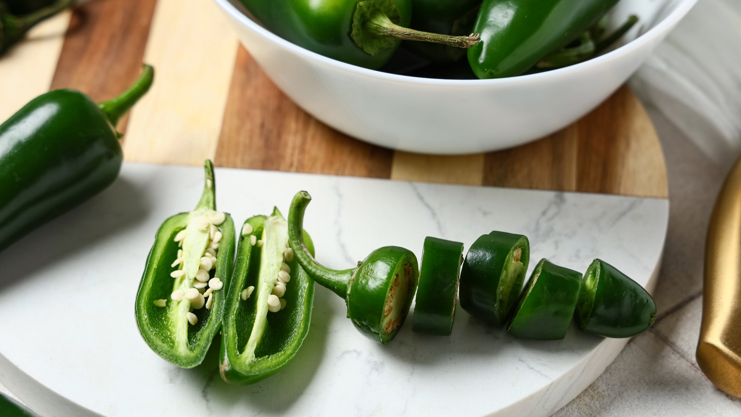 Jalapeño in the eye? Don’t use milk! Jalapeño in the eye? Don’t use milk!
