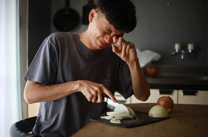 All about onions, your eyes and how to turn off the tears All about onions, your eyes and how to turn off the tears