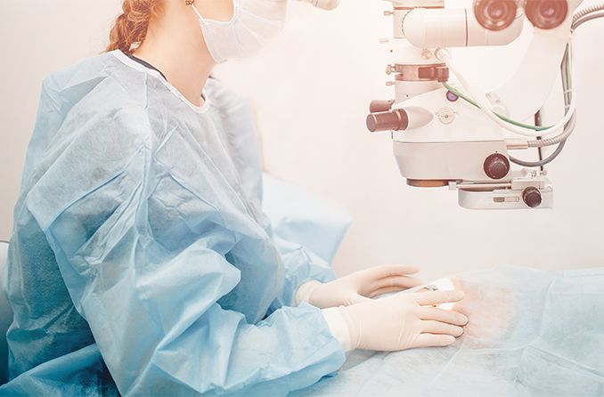 lasik surgeon performing lasik surgery on a lasik candidate