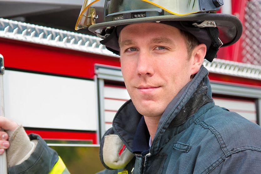 firefighter with silicone hydrogel contact lenses