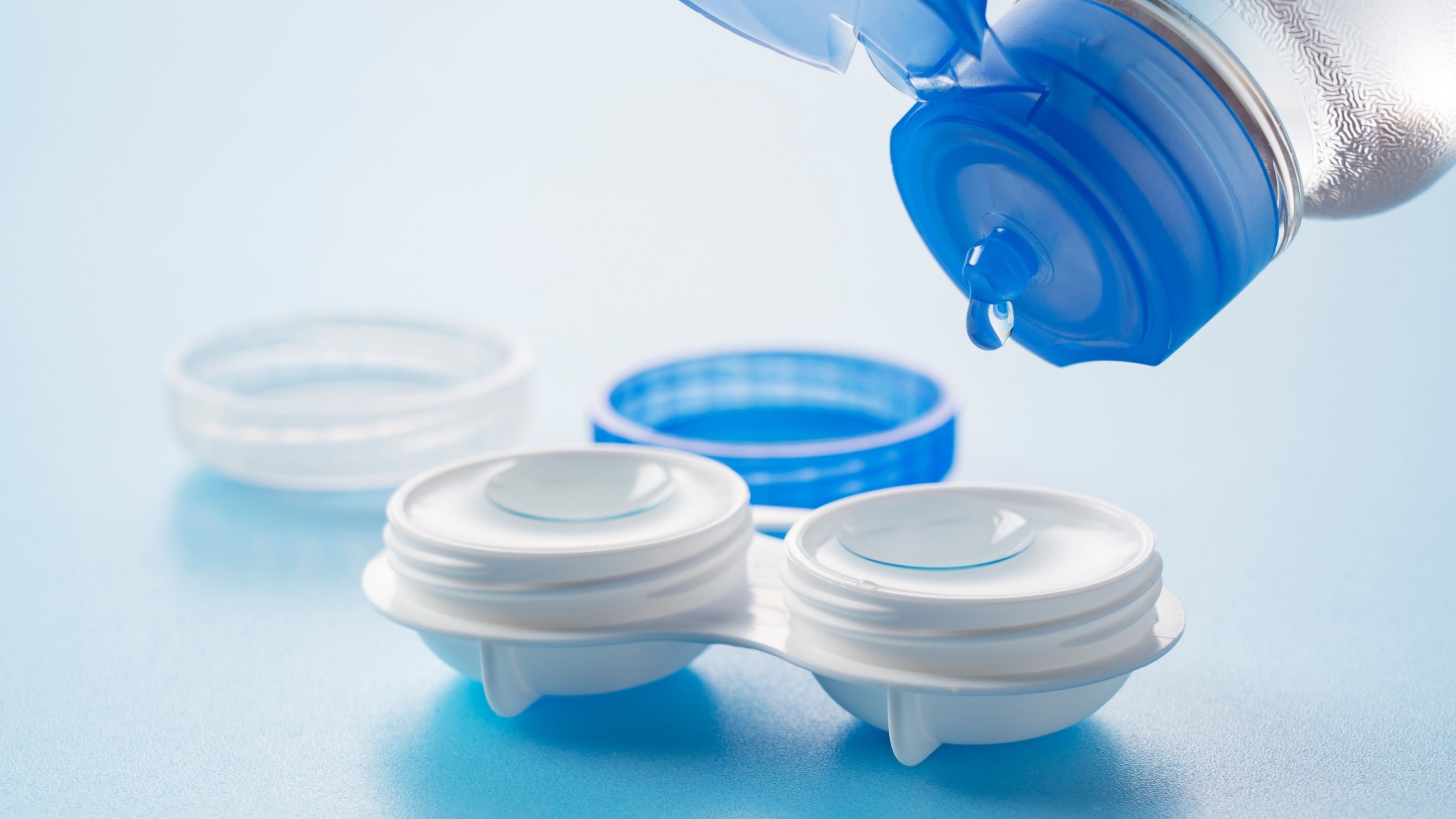 How long can you keep contacts in solution? How long can you keep contacts in solution?