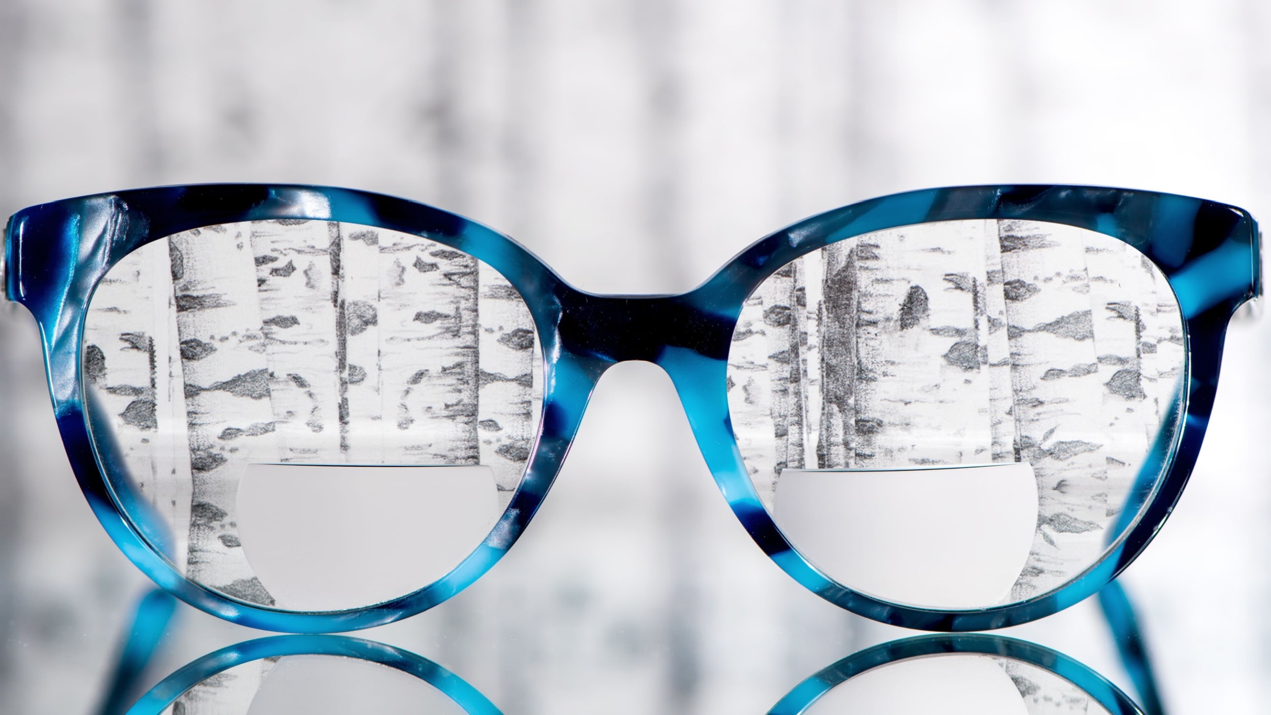 illustration of bifocal and trifocal lenses