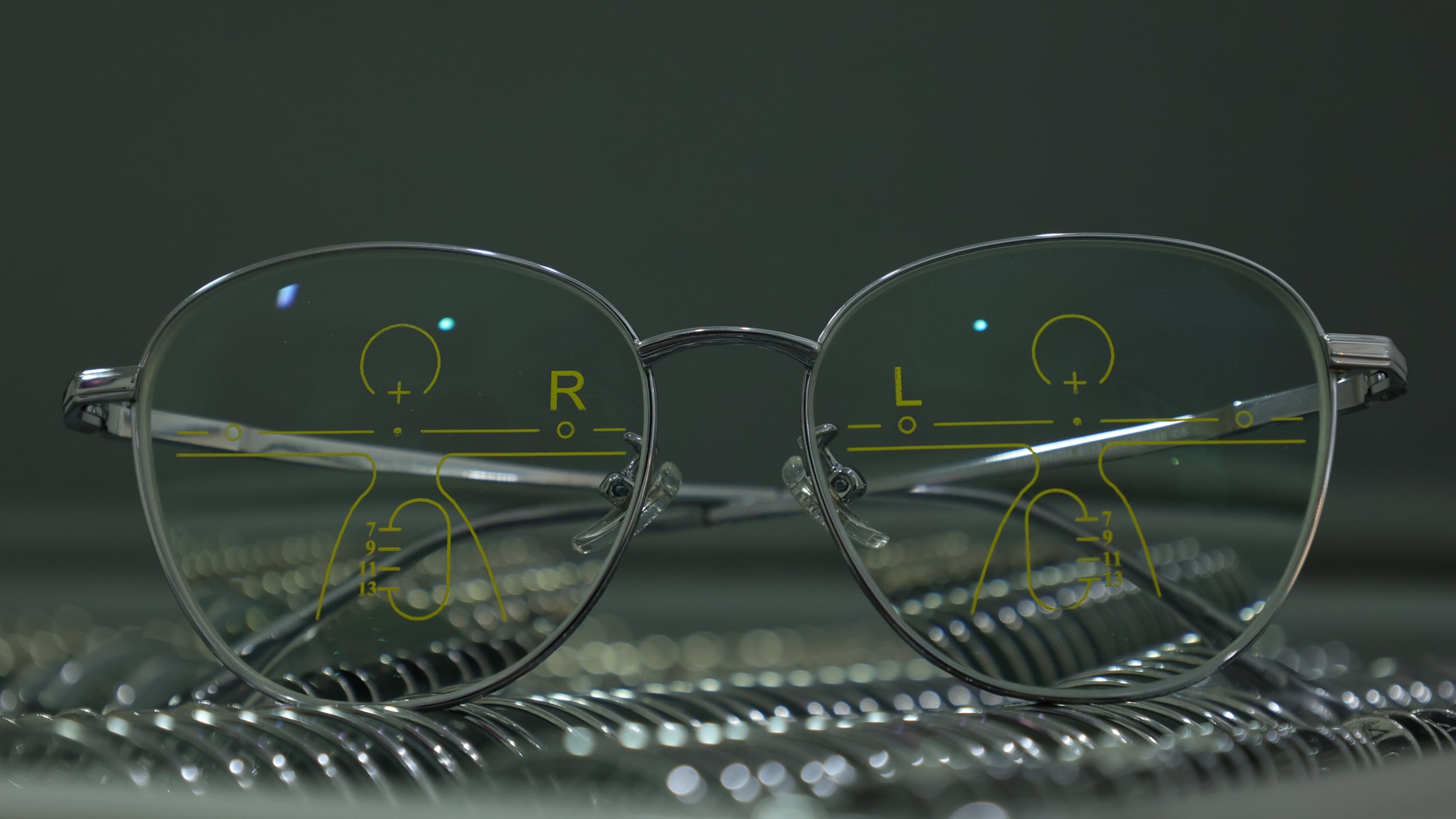 What’s the Difference Between Single-Vision and Progressive Lenses? What’s the Difference Between Single-Vision and Progressive Lenses?