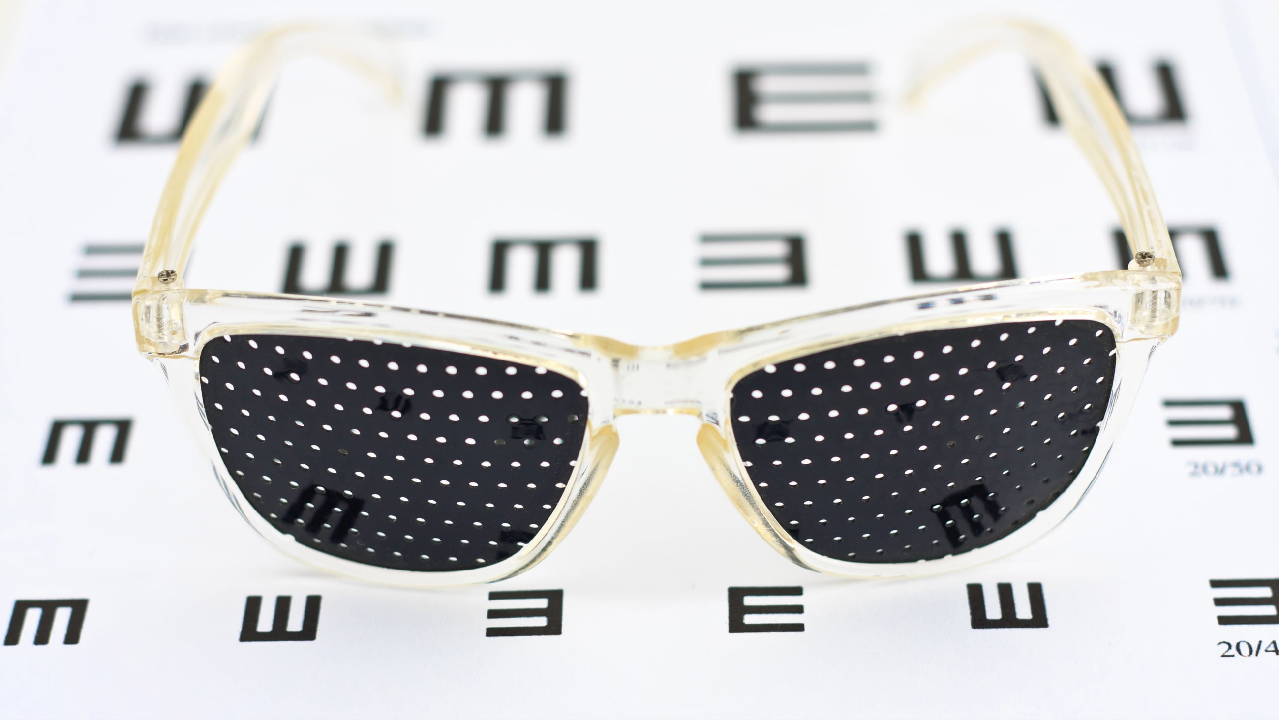 Pinhole glasses? What they are and what they do Pinhole glasses? What they are and what they do