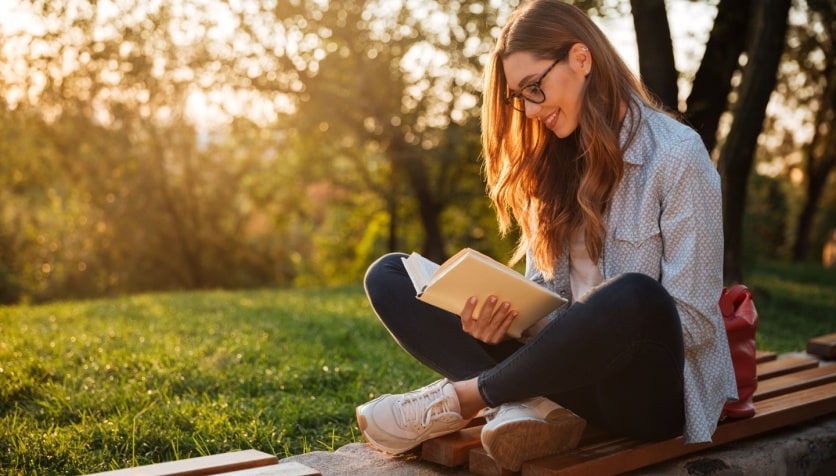 Do reading glasses weaken your eyes?