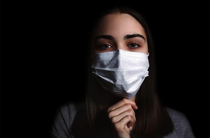 المرأة، الارتداء، القناع الجراحي