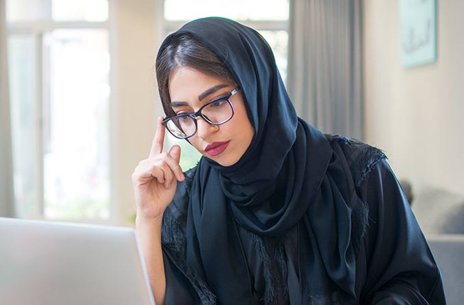 ماذا تعني الأرقام الموجودة على إطارات النظارات لديك؟