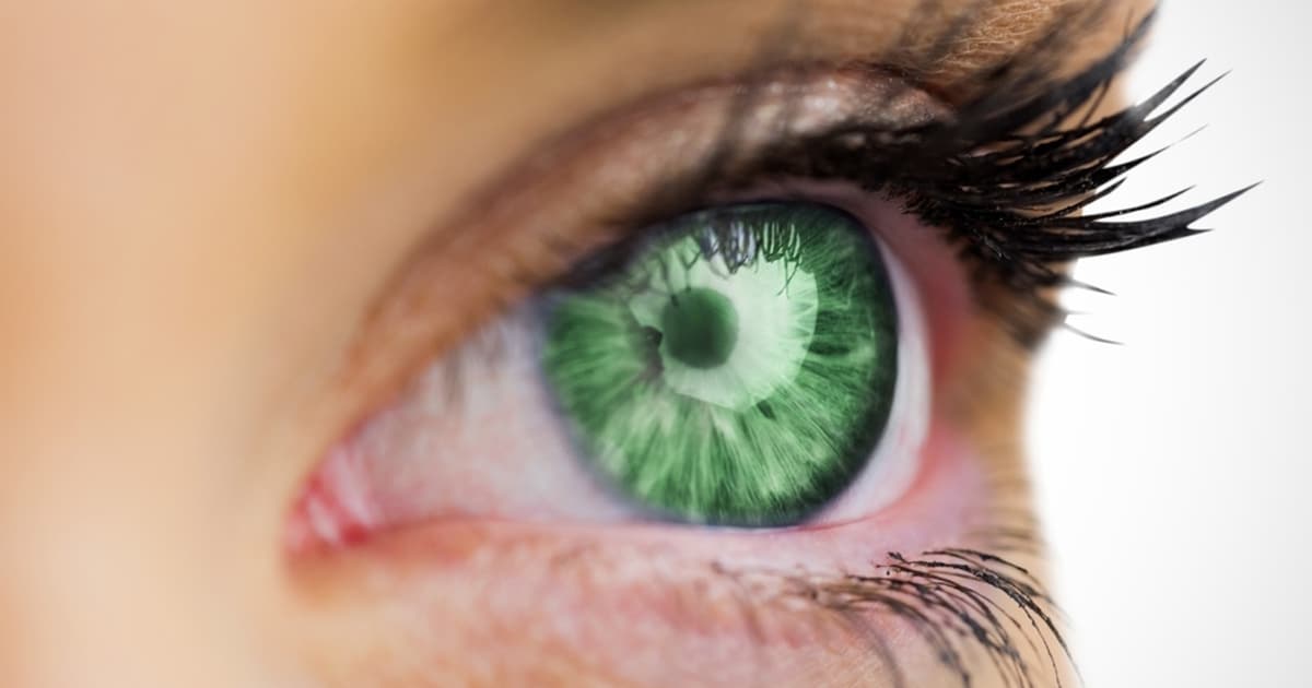 Femme aux yeux verts