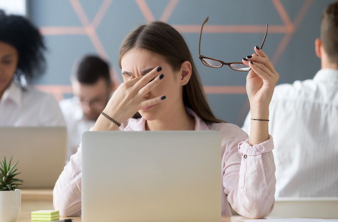 Le stress peut-il causer des problèmes de vision?