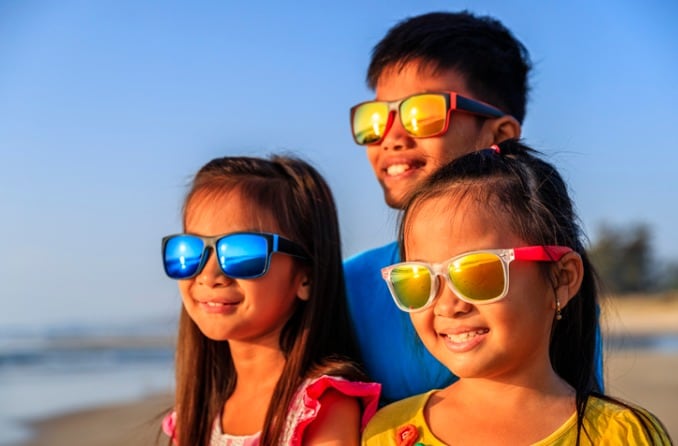 お子さまの目の保護に最適なものを選ぶ お子さまの目の保護に最適なものを選ぶ