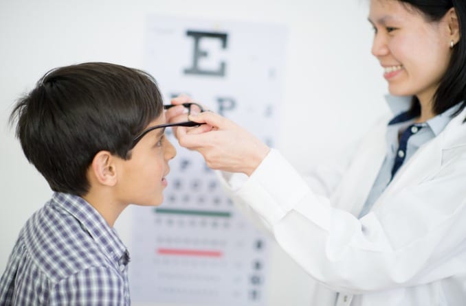 近視進行抑制：近視の治療法はありますか？