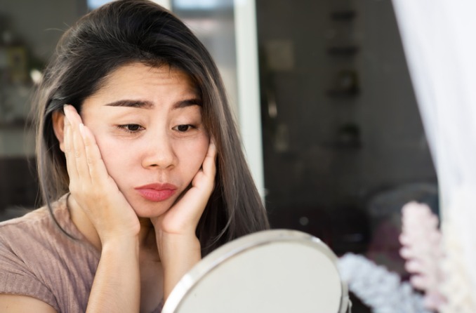 Bọng mắt: Nguyên nhân & cách loại bỏ bọng mắt