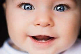 baby with blue eyes