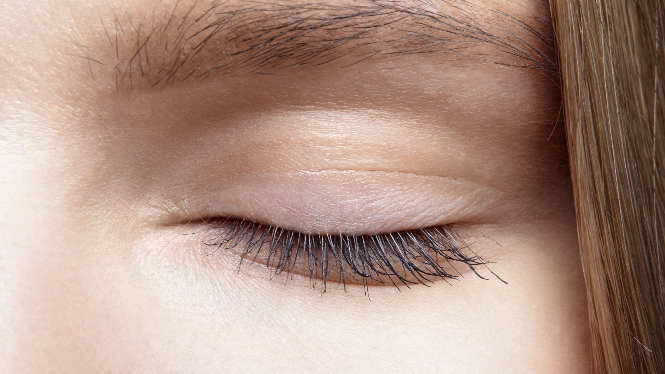 closeup of eyelashes after using Latisse
