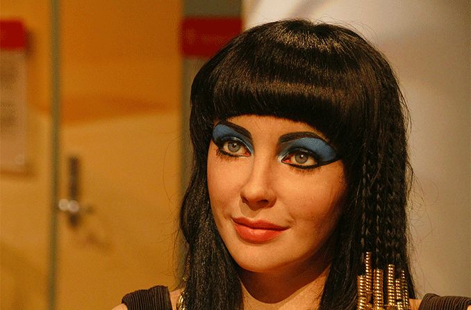 Elizabeth Taylor wax figure as Cleopatra who has distichiasis (double eyelashes) Elizabeth Taylor wax figure as Cleopatra who has distichiasis (double eyelashes)