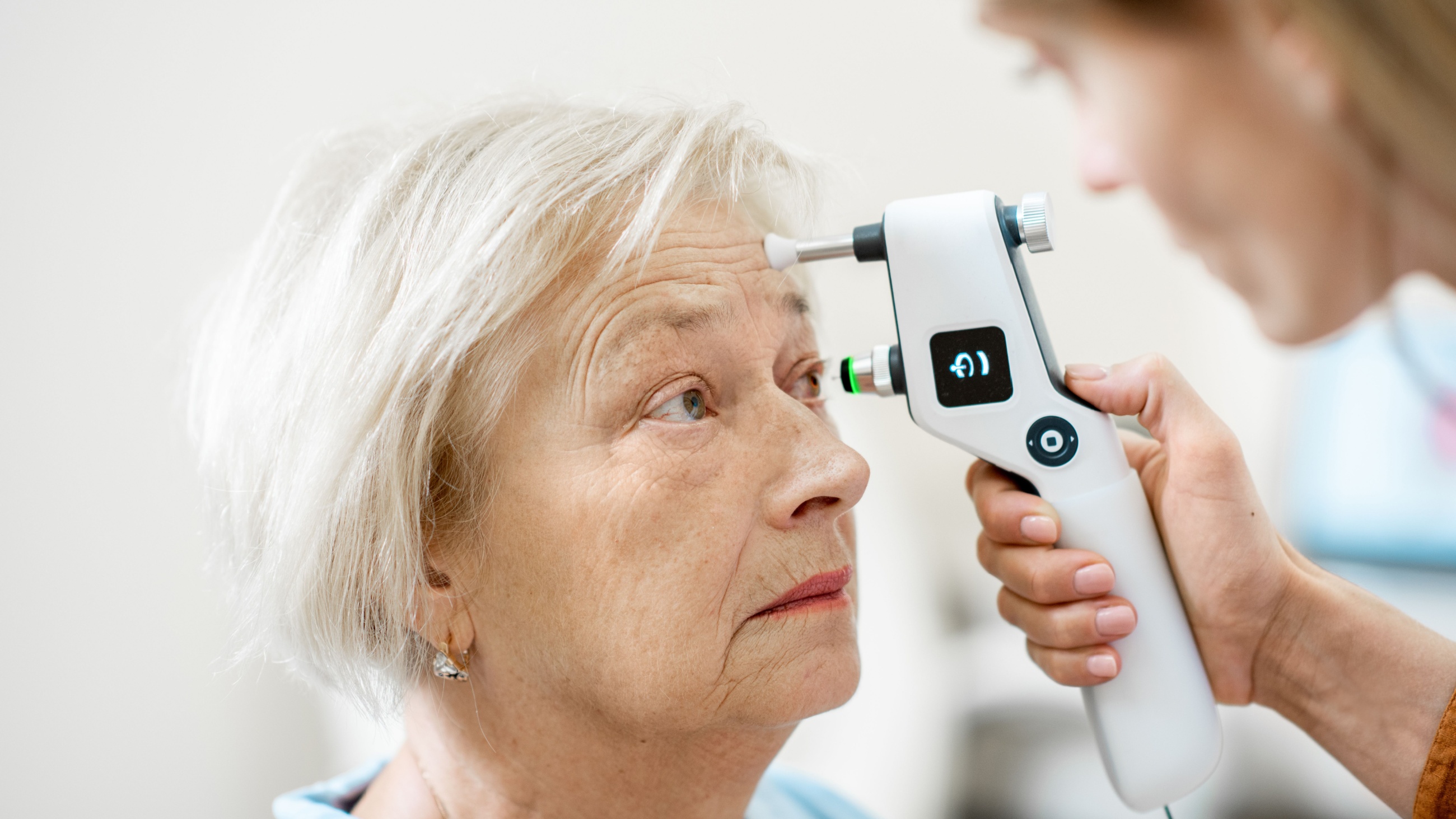 Measurement of eye pressure for hypotony