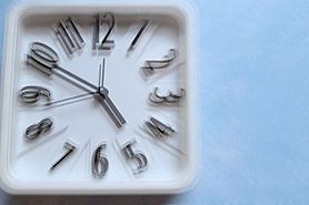 view of a clock with diplopia (double vision)