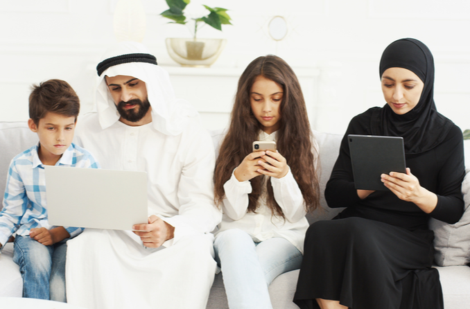الوقت الذي يقضيه الأطفال على الشاشات | كيفية الحد منه 