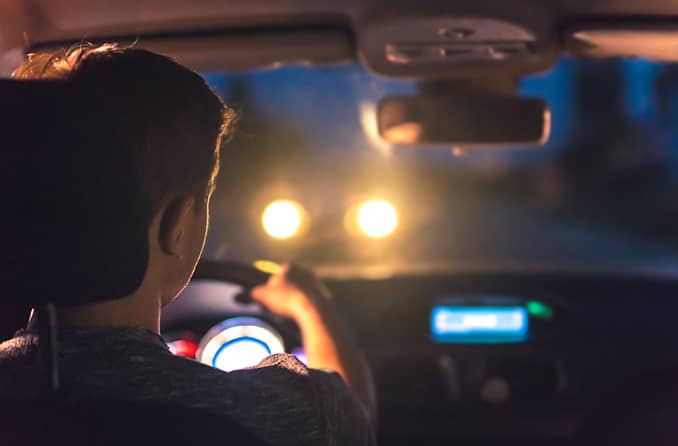 Comment les astigmates voient-ils la lumière ?